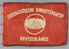 Fahne vom Vereinigungsparteitag von KPD und SPD zur SED (Nachbildung), Chemiefaser, um 1970,  Deutsches Historisches Museum