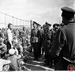 Heinrich Himmler and Erich von dem Bach-Zelewski in a prisoner-of-war, camp near, Minsk, 15.8.1941, BPK