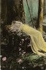 Schlafende Frau im Wald, Postkarte, um 1910, Deutsches Historisches Museum, Berlin