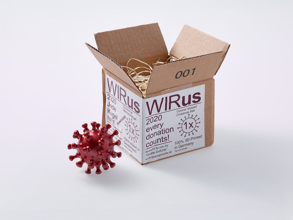 Virus-shaped Christmas tree ornament with packaging, manufacturer: Deepe Gefühle, Berlin/Düsseldorf 2020; © DHM, RK 2021/1