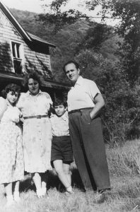 Stein family, 1950 © Stanfordville, NY, Fred Stein Archive
