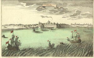 Surate (Surat) in Ostindien, Panorama mit Schiffen, Raspe, Nürnberg, 1757 © DHM