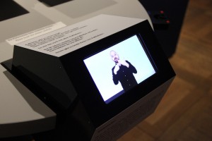 Inclusive communication station in the exhibition "Sticky Messages"