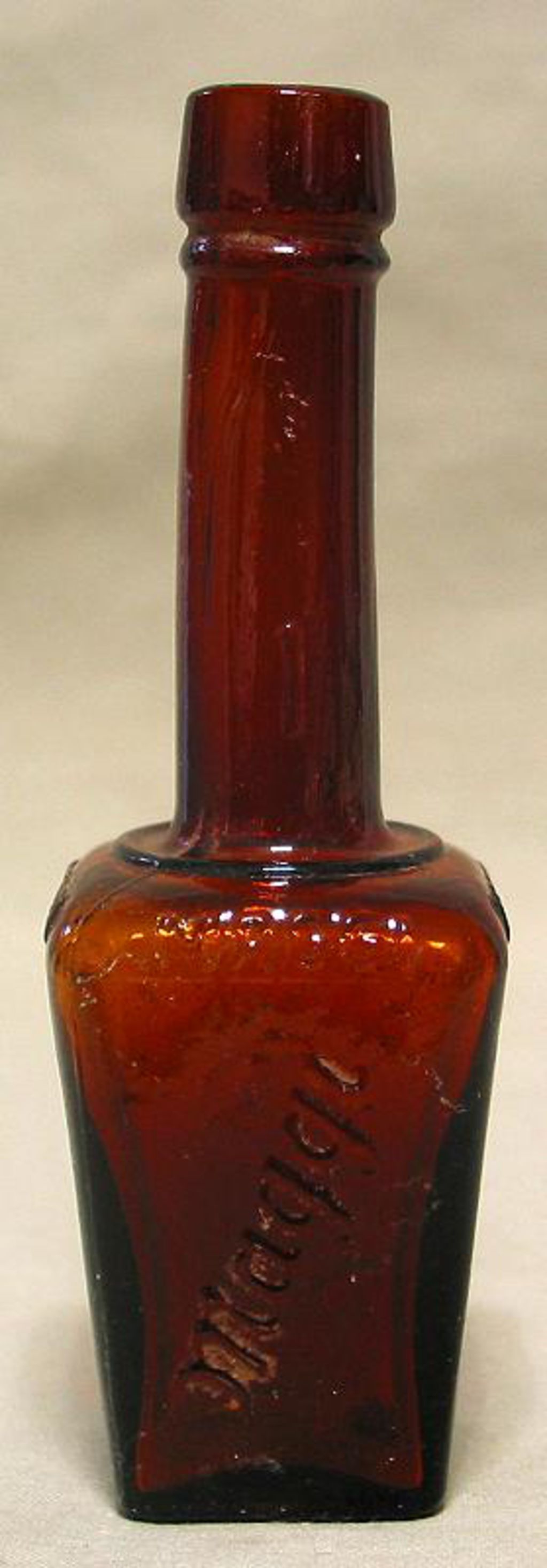 Alltagskultur: Glasflasche "Maggi", nach 1887/1900