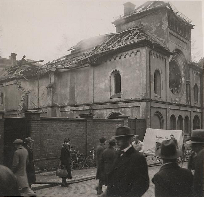 Ohel-Jakob-Synagoge in München nach dem Brandanschlag im November, 1938