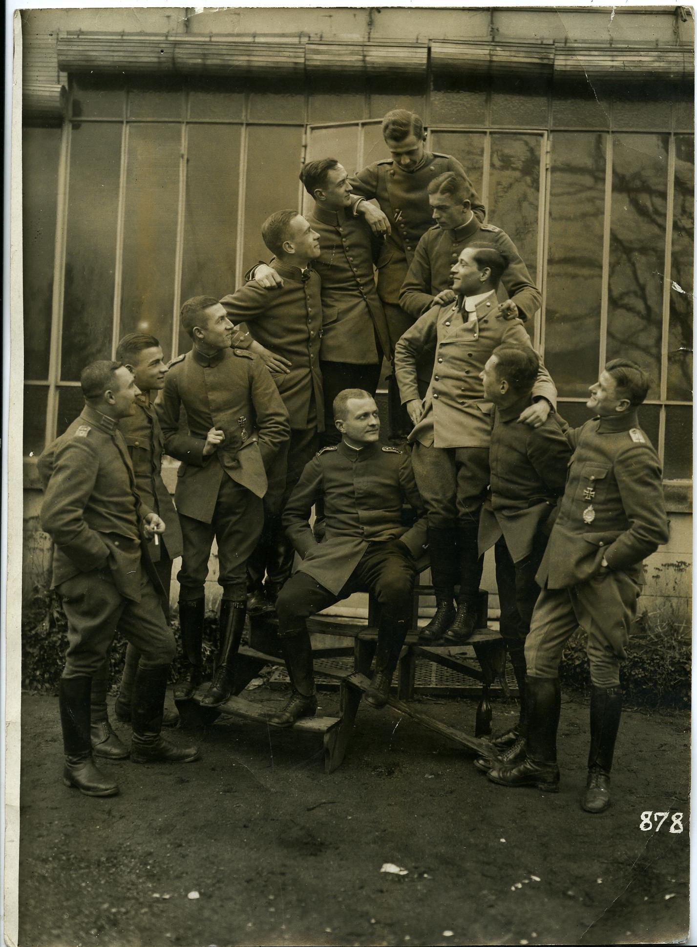 Manfred von Richthofen mit Offizieren seiner Jagdstaffel, 1917/1918