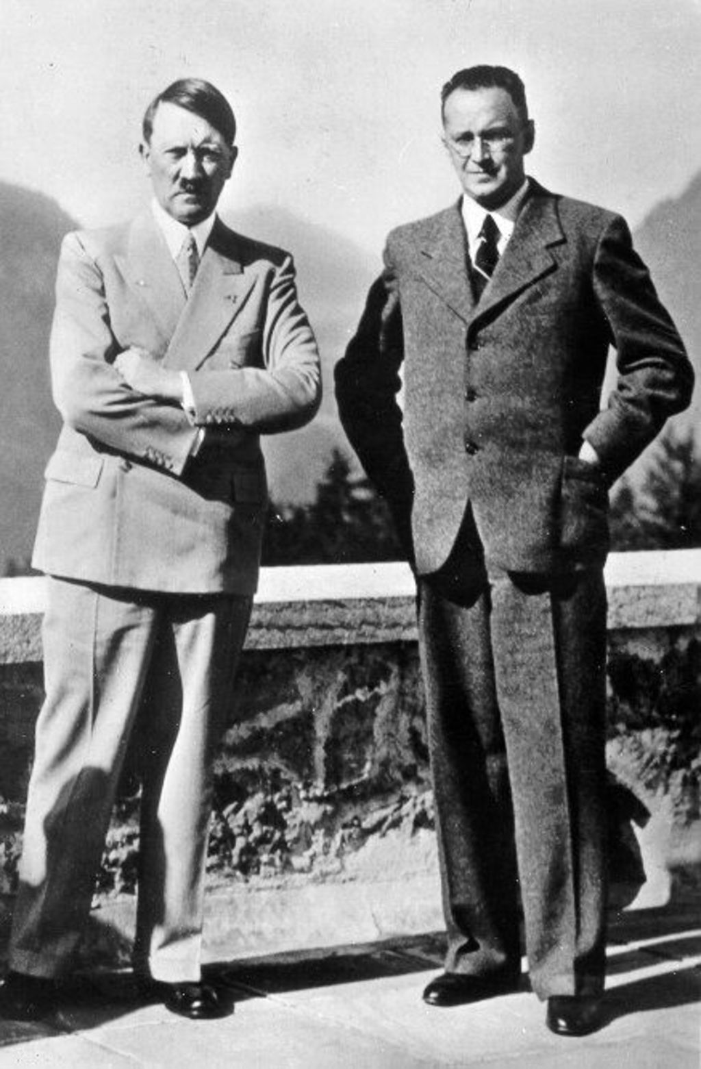 Foto: Henlein, Konrad (re.) und Adolf Hitler, um 1938
