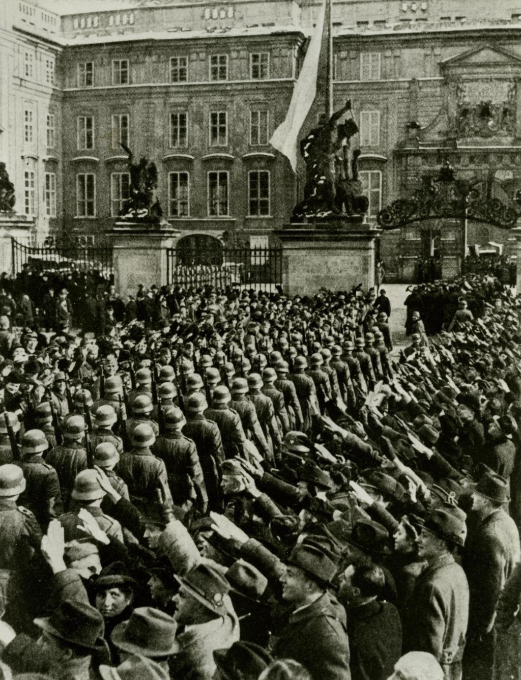 Foto: Besetzung der Prager Burg durch die Wehrmacht, 1939