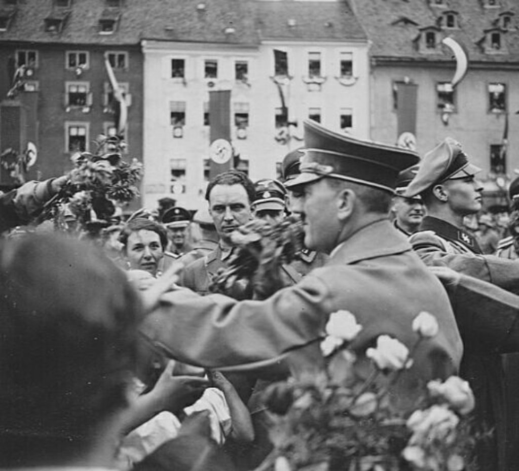 Foto: Adolf Hitler in Eger, 1938