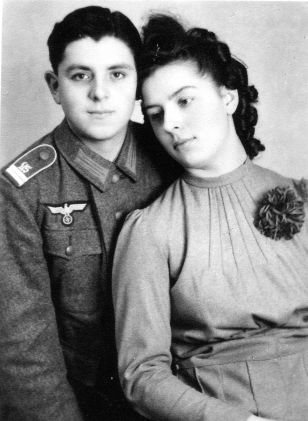 Foto: Werner Brähler mit Schwester, 1943