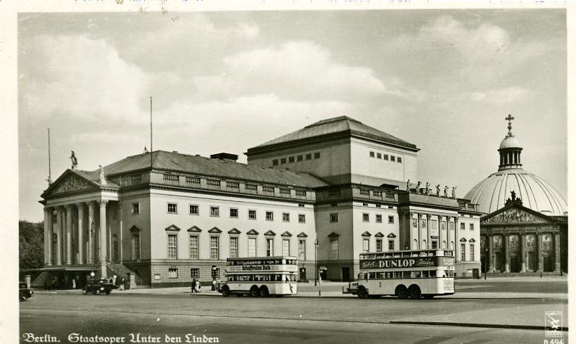 Exponat: Postkarte: Staatsoper Unter den Linden in Berlin, um 1930