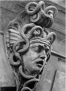 Medusa,Schlu&szlig;stein vom linken Portal der Nordseite (1920)