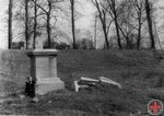 Sockel und gestrztes Kaiser-Wilhelm-Denkmal in Wesel, Fotografie, um 1946, Wesel, Stadtarchiv Wesel, Bildarchiv