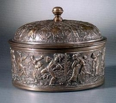 Deckelschüssel mit Bauerntanzmotiv