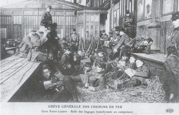 Soldaten im Gare Saint-Lazare