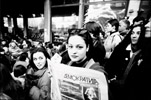 Demonstration gegen die Fälschung der Kommunal- und Bundeswahlen, Belgrad, 16. Dezember 1996. Zwischen November 1996 und Februar 1997 demonstrierten hunderttausende Anhänger der Milosevickritischen Oppositionsbewegung in Belgrad und anderen Städten gegen den massiven Wahlbetrug bei den Kommunal- und Bundeswahlen.