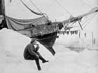 [Nansen vor der 'Fram']