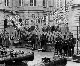 Beuteausstellung vom Polen- und Frankreichfeldzug 
im Lichthof (1940)