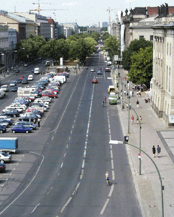 Blick vom Dach in Richtung Westen auf das Brandenburger Tor