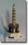 Vorschaubild „Tischzier in Form einer Triumphsäule“