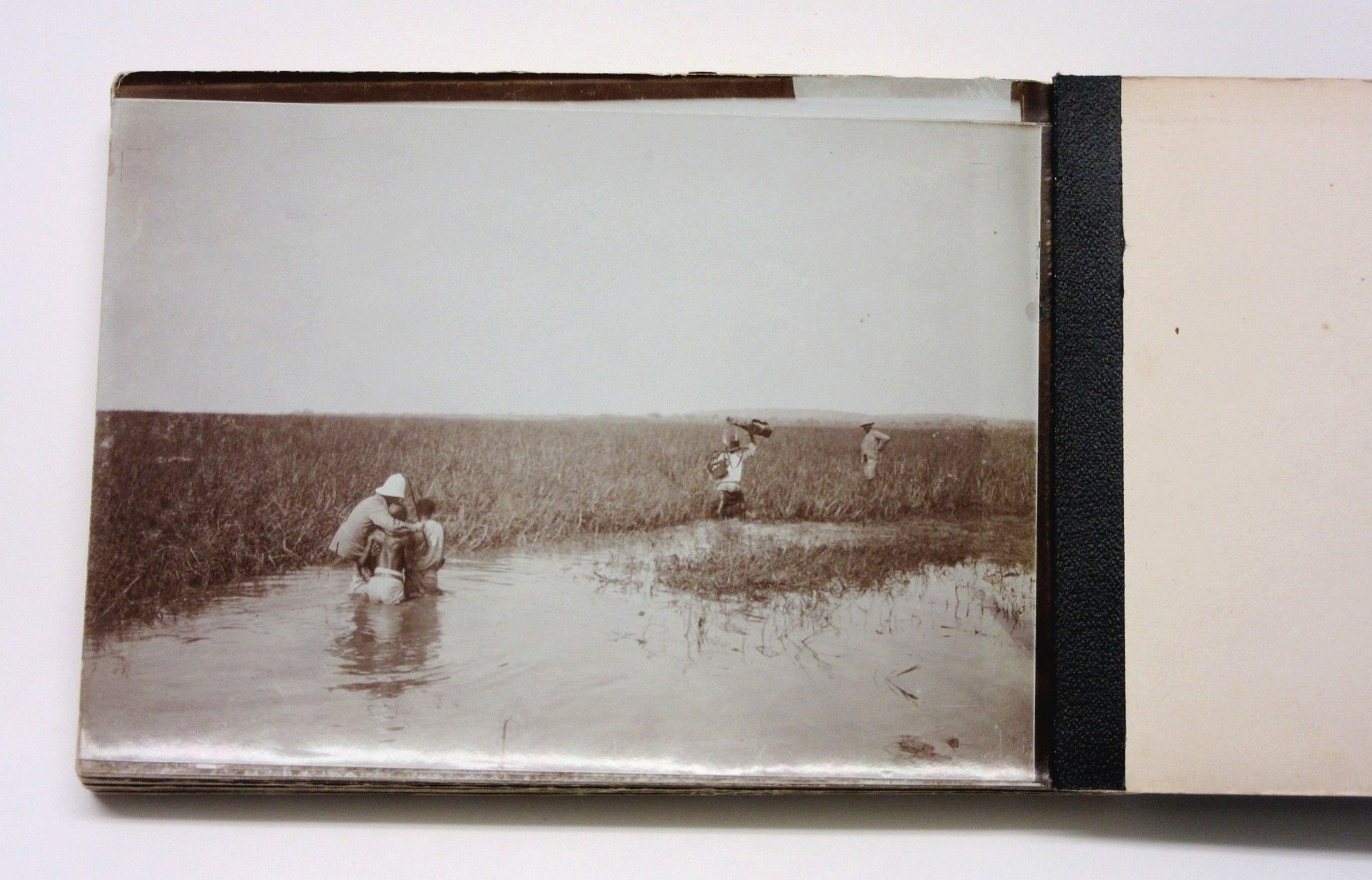 Fotosammlung zur Reise von Bernhard Dernburg, Staatsekretär im Reichskolonialamt, durch die deutsche Kolonie Deutsch-Ostafrika, 2. Fotoalbum © Deutsches Historisches Museum