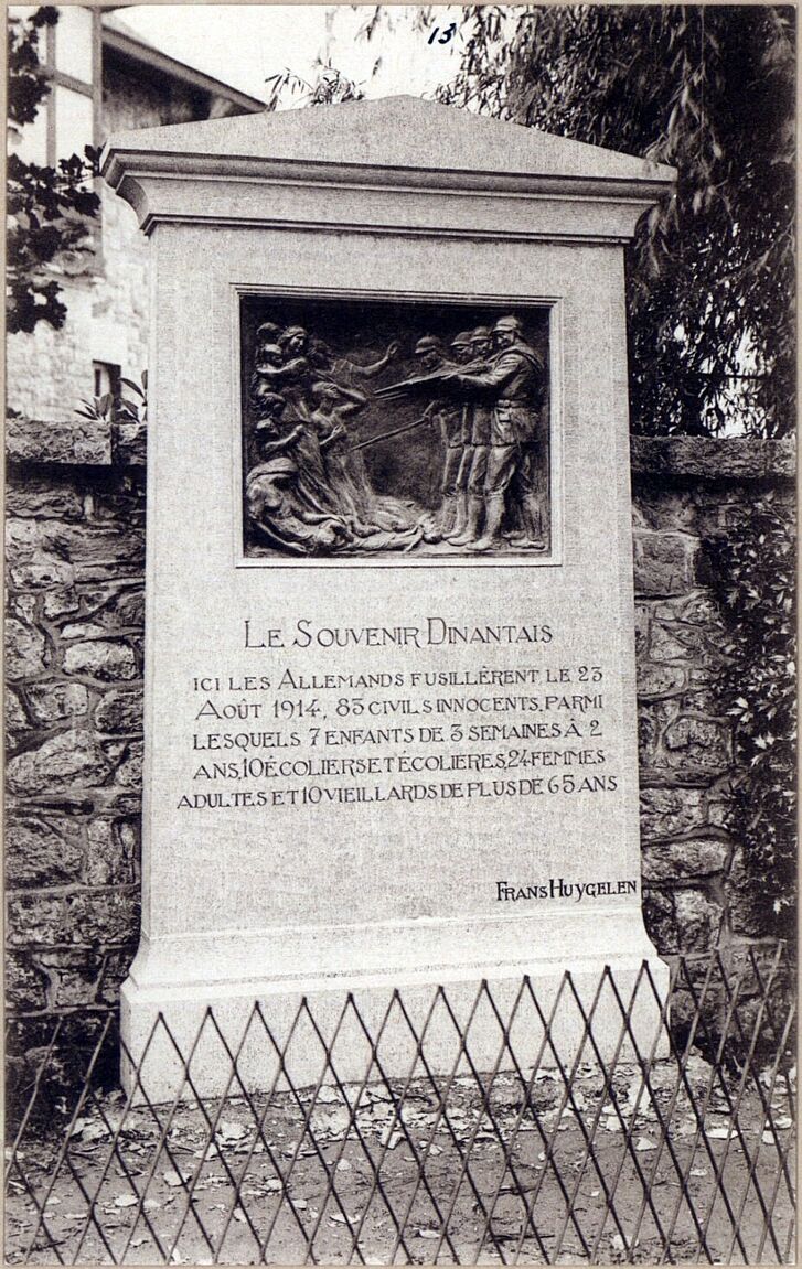 Postkarte des originalen Denkmals in Dinant, um 1930 Postkarte mit Denkmal in Dinant