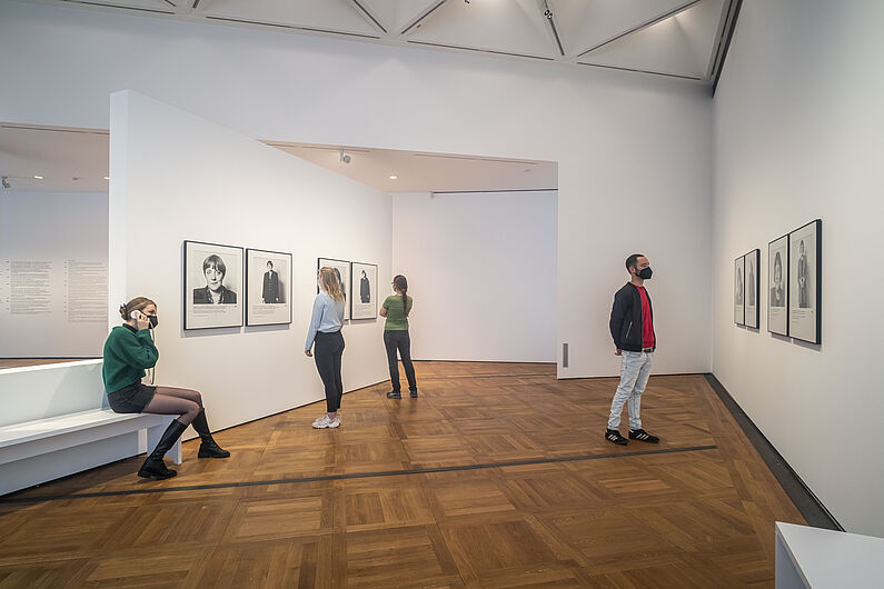 In der Ausstellung „Herlinde Koelbl. Angela Merkel Portraits 1991 – 2021” © DHM/Mathias Völzke