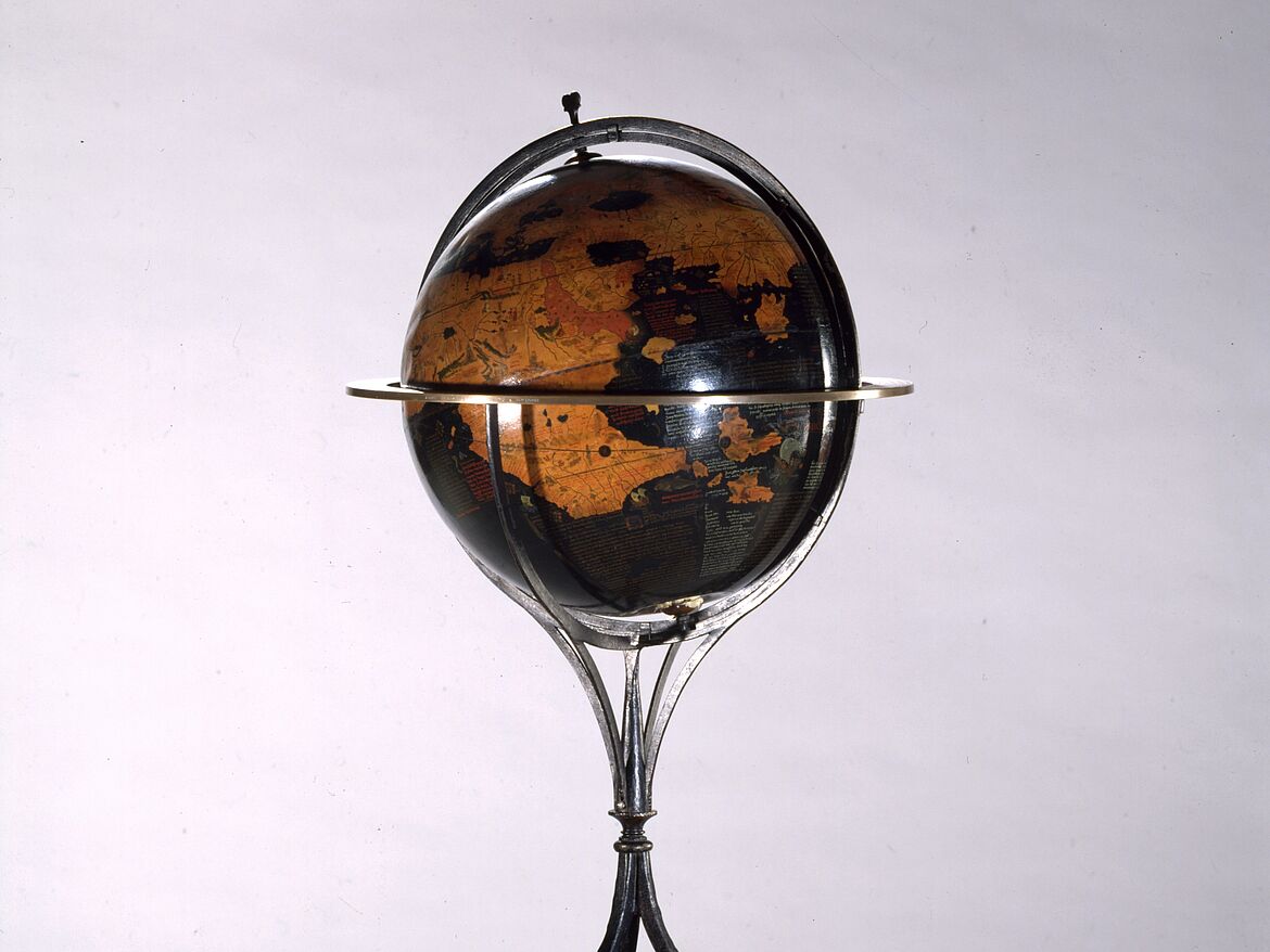 Diese Kopie des „Erdapfels“ von Martin Behaim entstand 1892, das Original wurde Ende des 15. Jahrhunderts in Nürnberg geschaffen  Diese Kopie des „Erdapfels“ von Martin Behaim entstand 1892, das Original wurde Ende des 15. Jahrhunderts in Nürnberg geschaffen