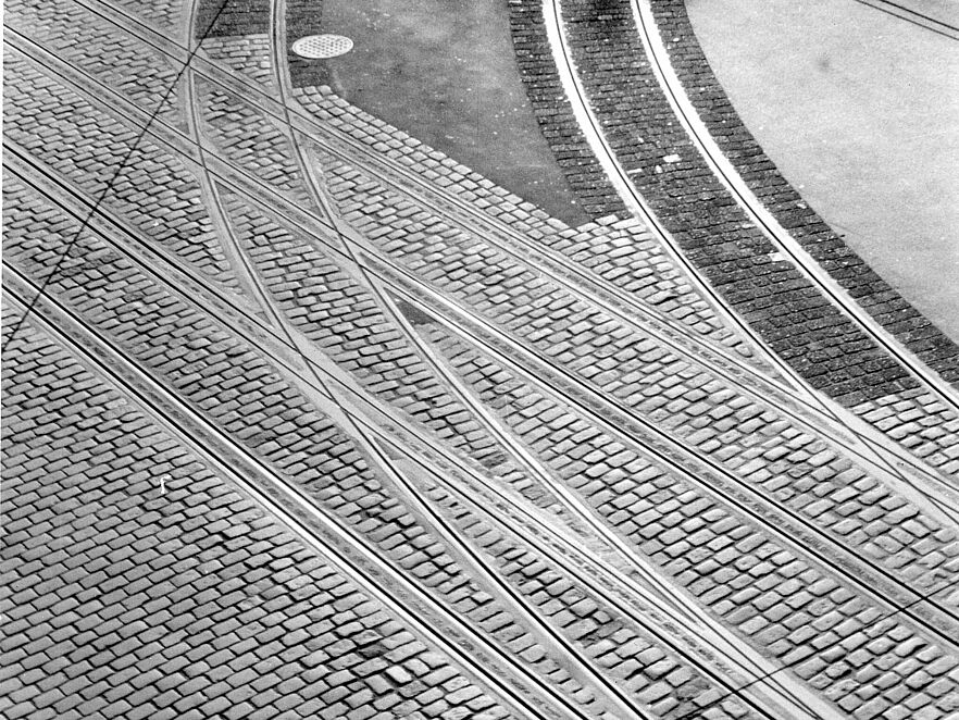 Straßenbahnschienen, DHM © Ernst-Wilhelm Schaulinski, Deutscher Jugendfotopreis 1965