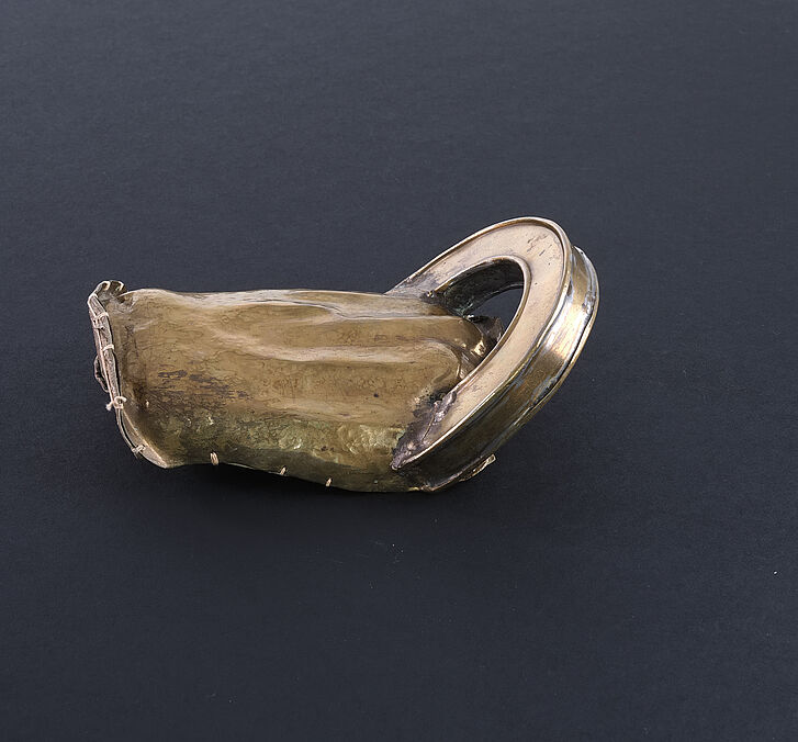Die „Goldene Faust“ – Requisite aus der Leipziger „Ring“-Inszenierung 1973 bis 1976 Die „Goldene Faust“ – Requisite aus der Leipziger „Ring“-Inszenierung 1973 bis 1976