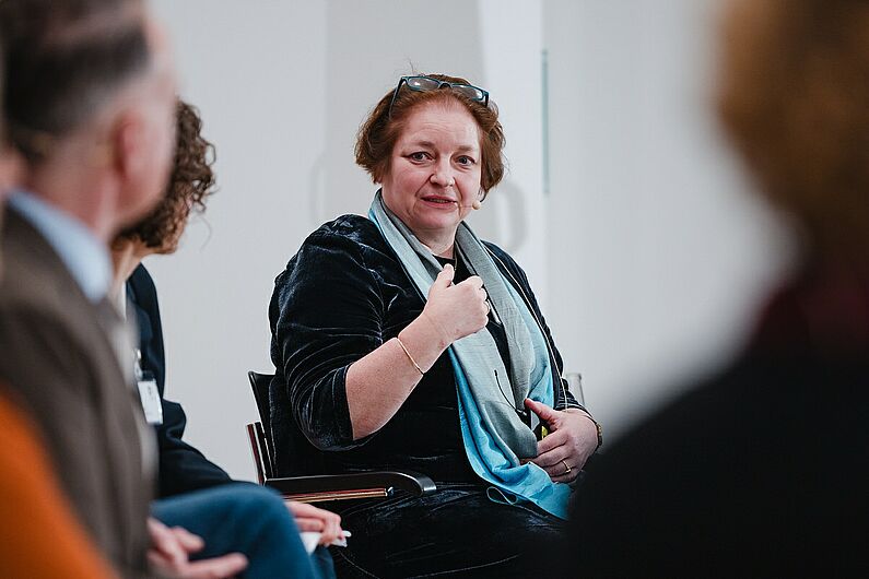Sektion II „Sammeln, Erforschen, Konservieren: Kunstkammerobjekte und museale Praxis” in der Diskussion.