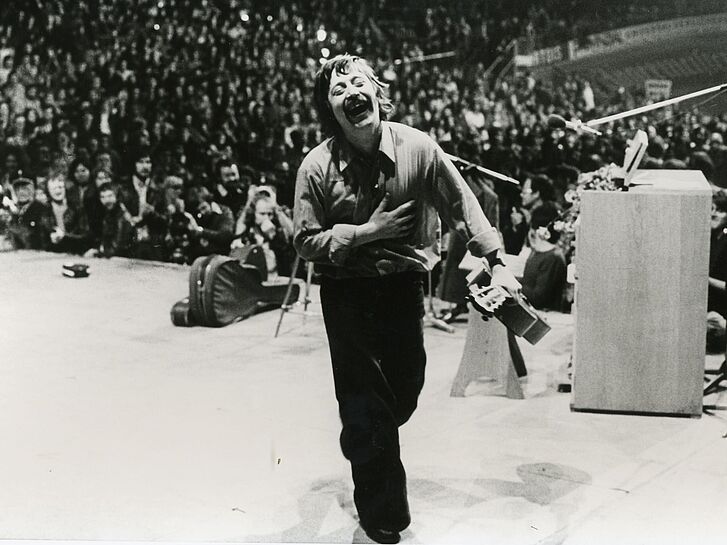 Wolf Biermann beim Konzert in der Sporthalle Köln, 13. November 1976 Wolf Biermann beim Konzert in der Sporthalle Köln