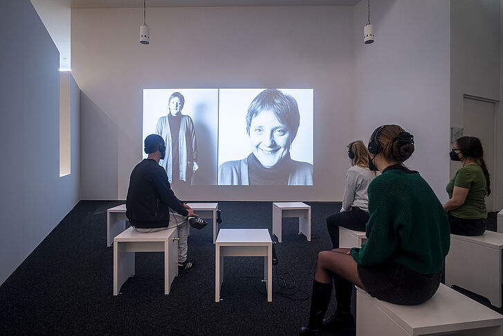 Ausstellungsansicht "Herlinde Koelbl. Angela Merkel Portraits 1991 – 2021"