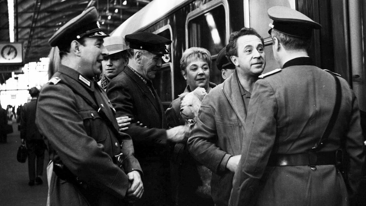 Ohne Paß in fremden Betten (DDR 1965) Ohne Paß in fremden Betten (DDR 1965)