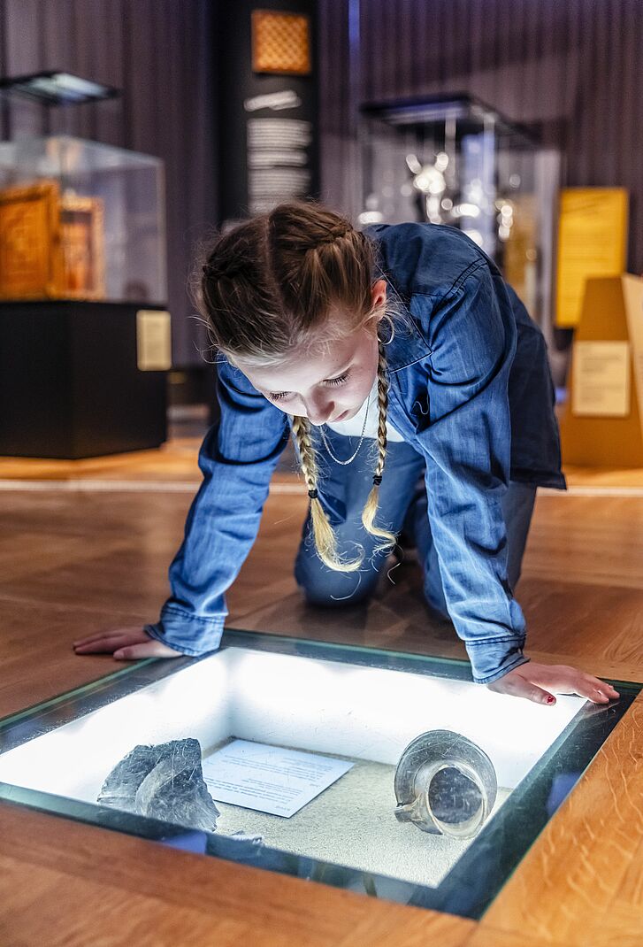 Ausstellungsansicht „Rein ins Gemälde! Eine Zeitreise für Kinder” 