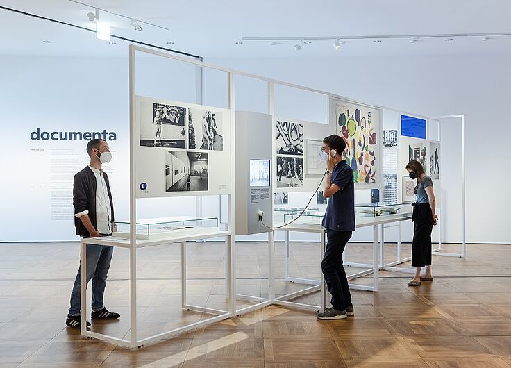 In der Ausstellung „documenta. Politik und Kunst“ © DHM/David von Becker