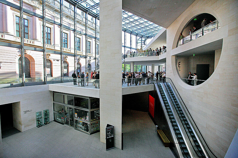 Foyer.