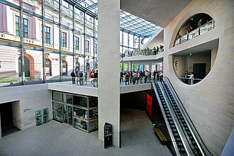Foyer.