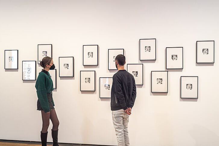 Ausstellungsansicht "Herlinde Koelbl. Angela Merkel Portraits 1991 – 2021"