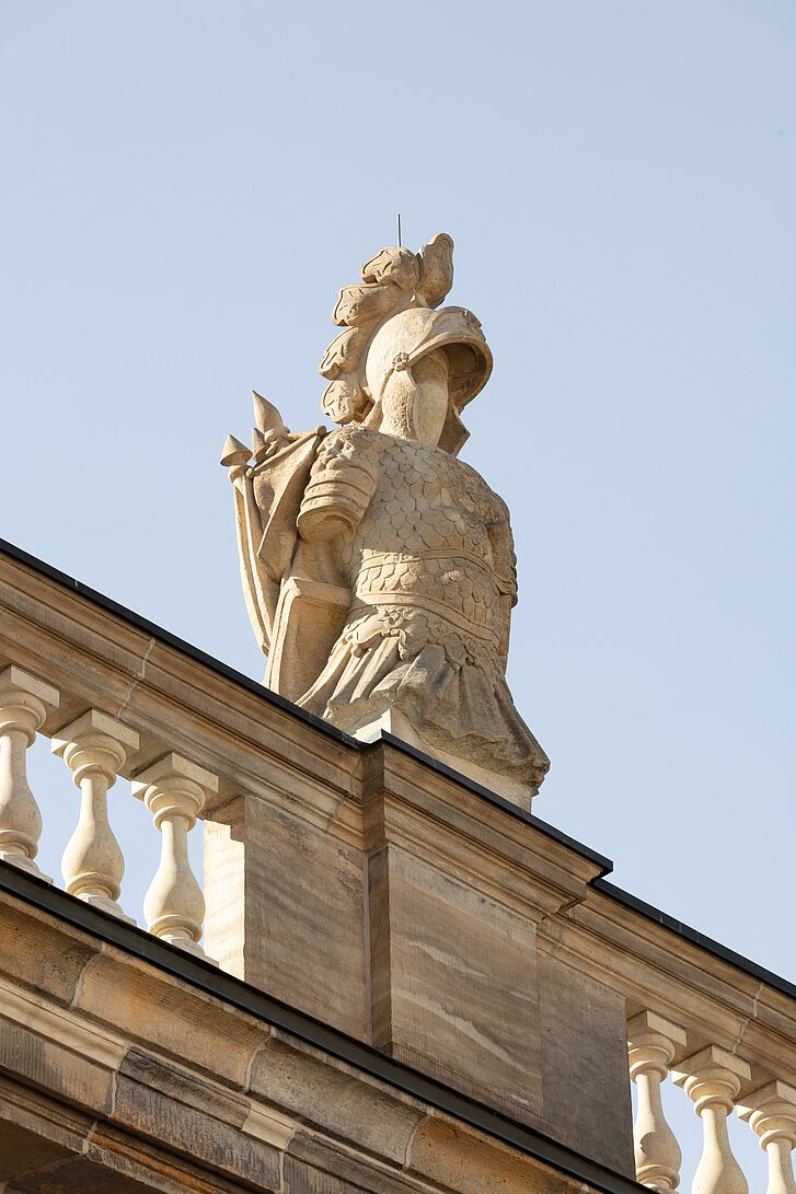 Zeughaus, sculpture roof facade