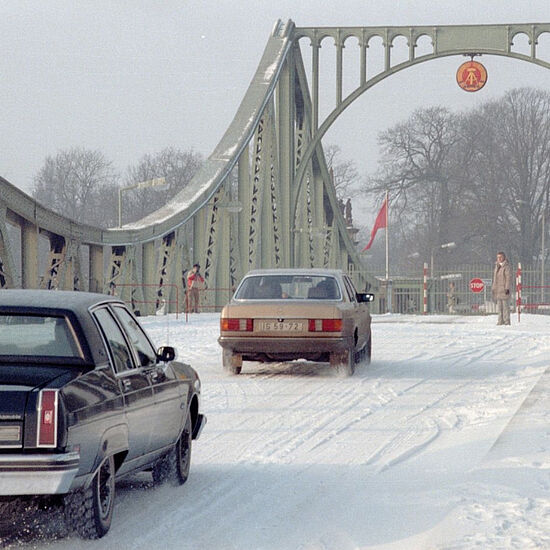 Agentenaustausch auf der Glienicker Brücke zwischen West-Berlin und Potsdam, 11.02.1986 Agentenaustausch auf der Glienicker Brücke zwischen West-Berlin und Potsdam