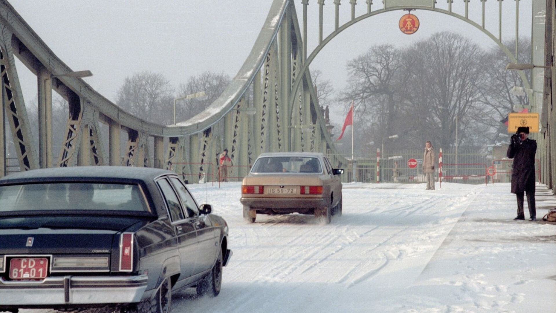 Agentenaustausch auf der Glienicker Brücke zwischen West-Berlin und Potsdam, 11.02.1986 Agentenaustausch auf der Glienicker Brücke zwischen West-Berlin und Potsdam