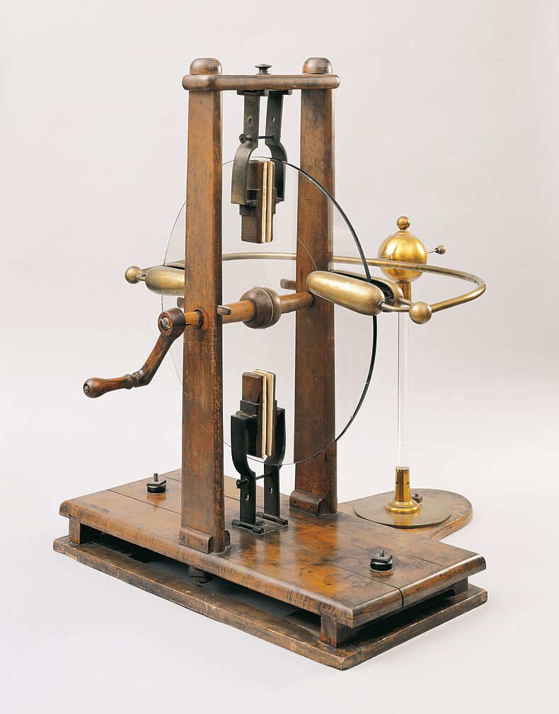 Große Scheiben-Elektrisiermaschine von Johann Wolfgang von Goethe © Klassik Stiftung Weimar, Museen GNP 0001