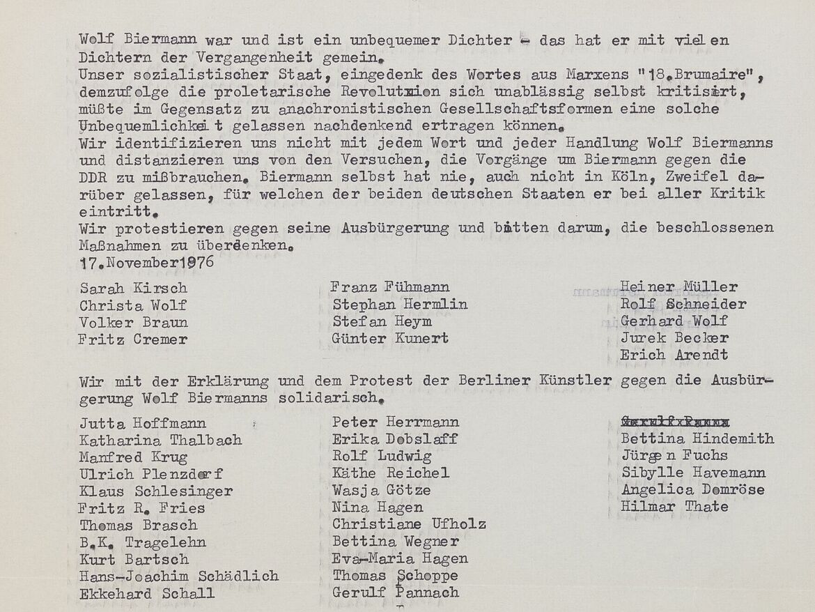 Protestbrief (Ausschnitt) gegen die Ausbürgerung Biermanns, Ost-Berlin 1976 Ausschnitt eines Protestbriefes gegen die Ausbürgerung Biermanns, Ost-Berlin 1976