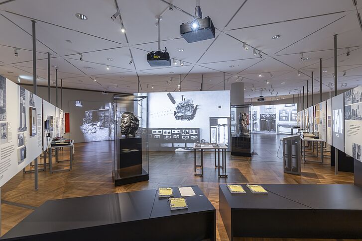 Exhibition view "On Displaying Violence: First Exhibitions on the Nazi Occupation in Europe, 1945-1948" Exhibition view "On Displaying Violence: First Exhibitions on the Nazi Occupation in Europe, 1945-1948"
