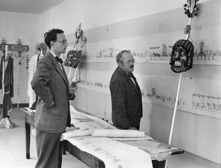 Hermann Kaspar mit Richard Knecht bei der Vorbereitung des Festzugs „2000 Jahre Deutsche Kultur“ anlässlich des "Tages der Deutschen Kunst“ Hermann Kaspar mit Richard Knecht bei der Vorbereitung des Festzugs „2000 Jahre Deutsche Kultur“ anlässlich des Tages der Deutschen Kunst“, Fotograf: Kurt Huhle München, Juli 1937 © Stadtarchiv München, DE-1992-FS-PERK- 0065-01