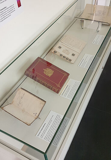 Ausstellung in der DHM-Bibliothek „Was vom Kriege übrig blieb“