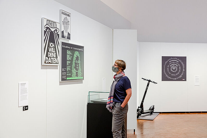 In der Ausstellung „Von Luther zu Twitter. Medien und politische Öffentlichkeit“ © DHM/David von Becker