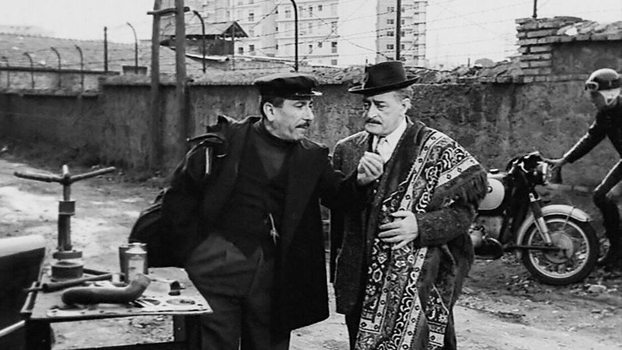 Totò e Peppino divisi a Berlino (IT 1964) Totò e Peppino divisi a Berlino (IT 1964)