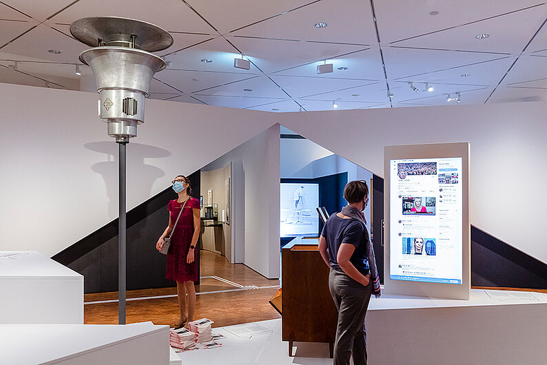 In der Ausstellung „Von Luther zu Twitter. Medien und politische Öffentlichkeit“ © DHM/David von Becker